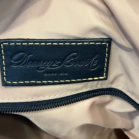 Dooney and Bourke overnight bag - Picture 6 of 6